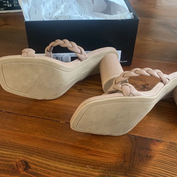 Dolce Vita Nairi Woven Sandal - Picture 4 of 6